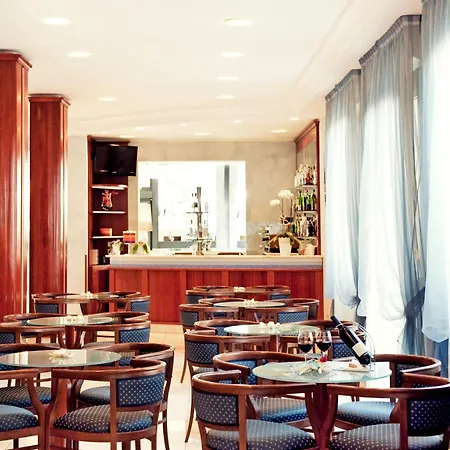 Aurea Hotel 3*